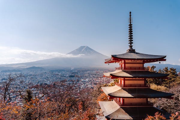 free-photo-of-chureito-pagoda-with-mount-fuji-in-the-distance